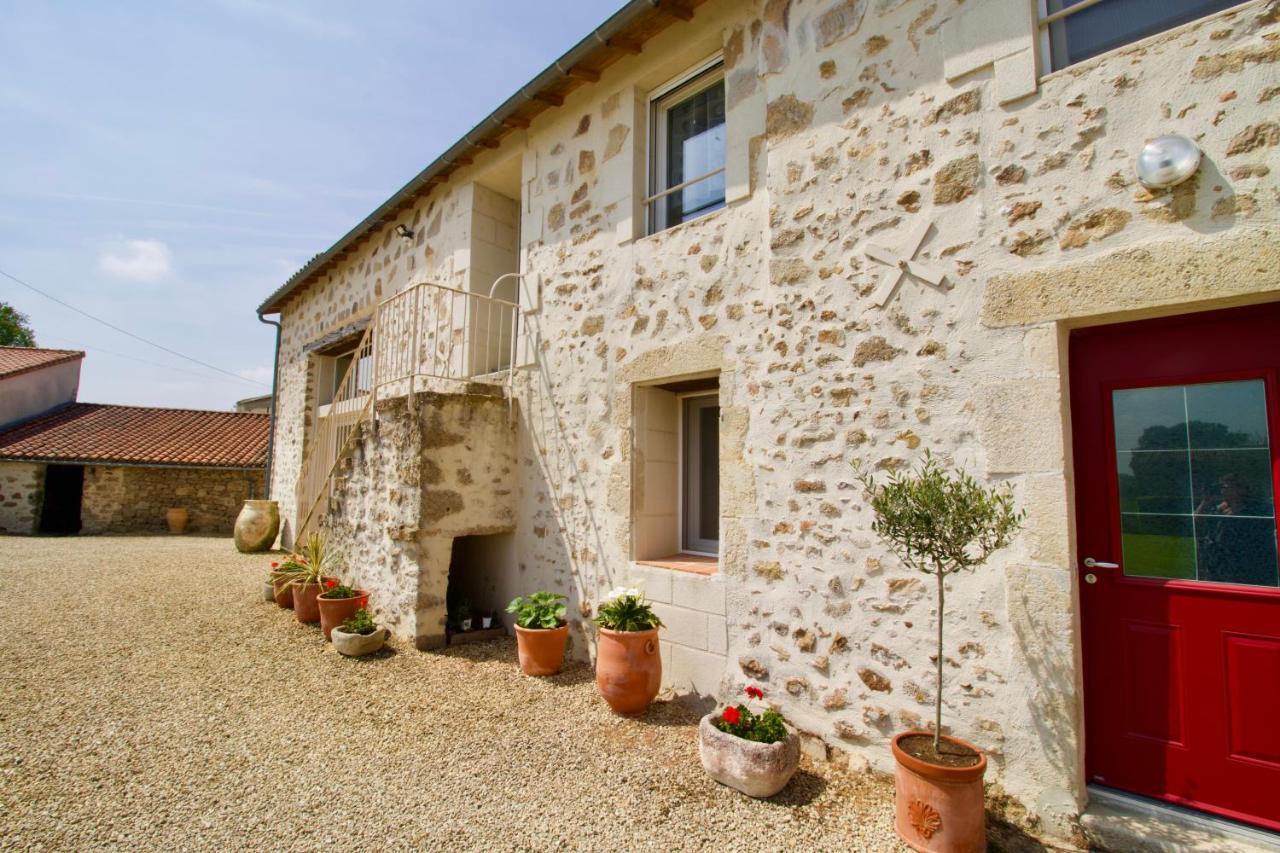 Bed and Breakfast O Trois Oliviers Louin Zewnętrze zdjęcie