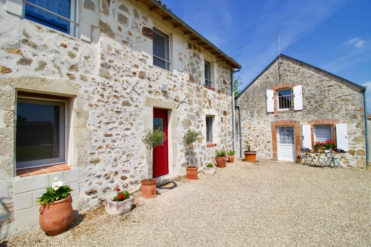 Bed and Breakfast O Trois Oliviers Louin Zewnętrze zdjęcie