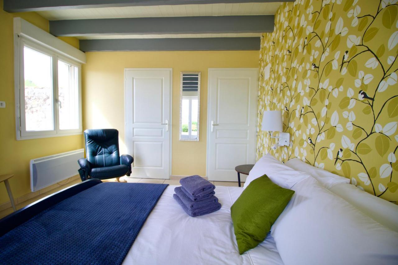 Bed and Breakfast O Trois Oliviers Louin Zewnętrze zdjęcie