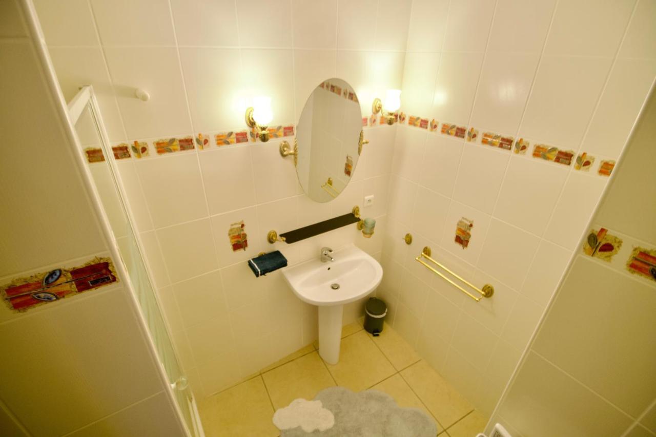 Bed and Breakfast O Trois Oliviers Louin Zewnętrze zdjęcie